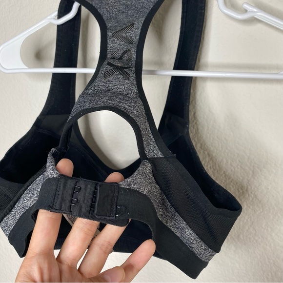 Bundle of Victoria’s Secret sports bras - Picture 10 of 16